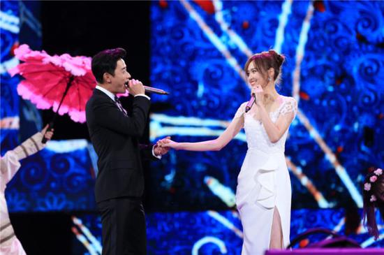 卫视跨年唐嫣赵丽颖暗战到底谁赢了?|赵丽颖