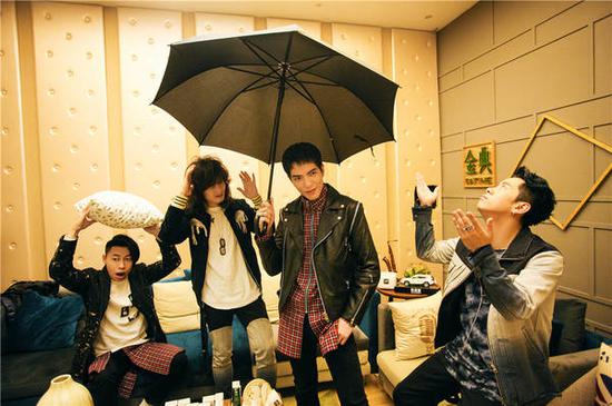 经历改名和换人的《歌手》会涅盘重生吗?|林忆