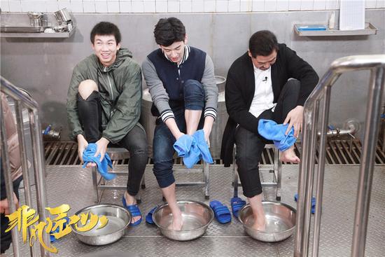 纲闻酒高歌 尝60度基酒辣红脸|白举纲|刘芮麟|张