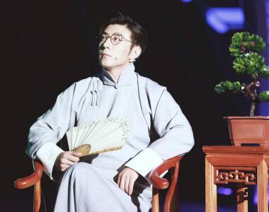 高晓攀携烧脑喜剧《小先生》登场你能懂么