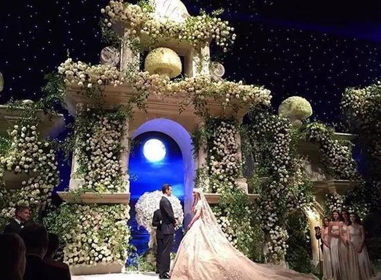 俄罗斯富二代婚礼豪掷1000万美元 还请Gaga来