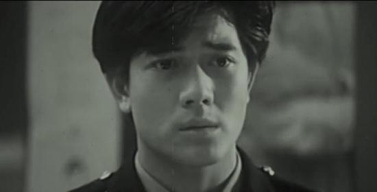 《千面天王》（1992）中年轻有为的警察波仔