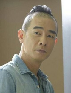 陈小春童年超悲惨！自爆被铁链锁脚关家中从小住贫民窟