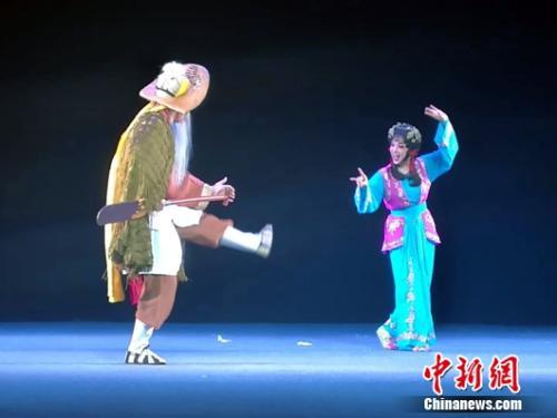 图为高甲戏《桃花搭渡》的演出剧照。泉州高甲戏传承中心供图