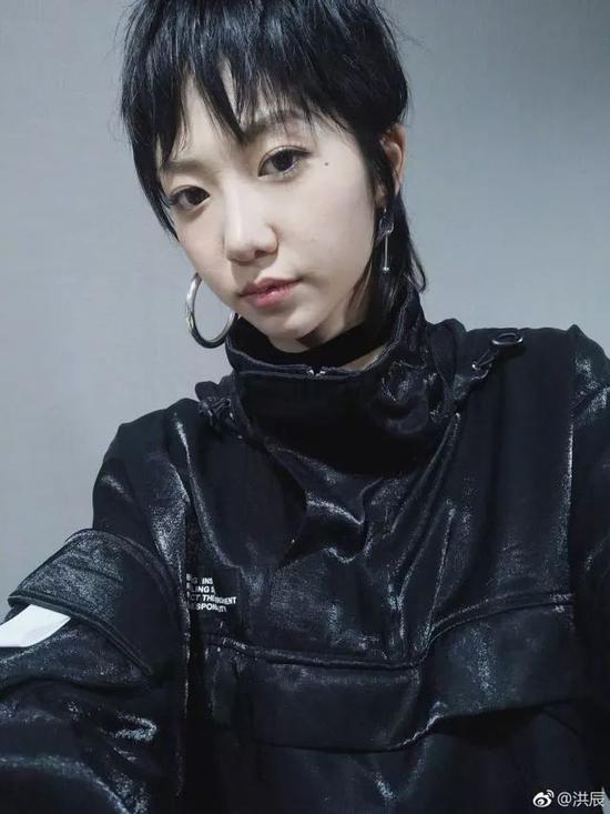 李斯丹妮去参加中国新说唱了 11届快女都在干