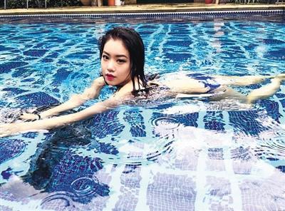 媒体爆出几年前的王菊,相符“主流”审美。