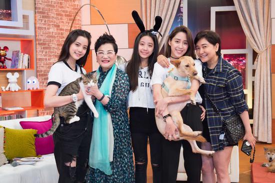 歐陽妮妮、娜娜與娣娣錄影《小燕有約》