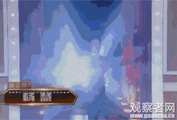 不愧是文工团出来的，走路都带风。