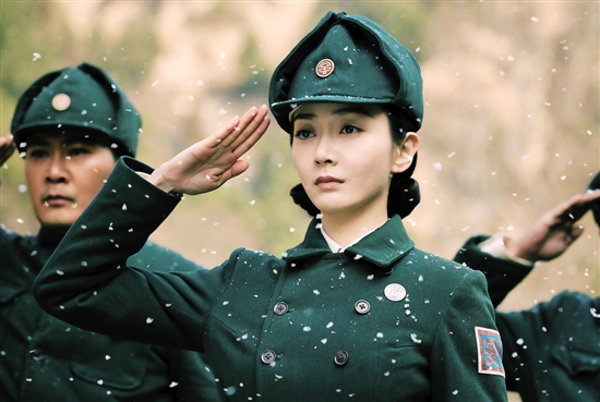 身著警服的潘之琳英姿颯爽