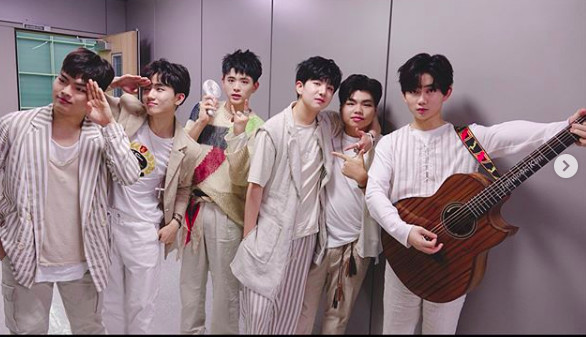 韩男团The EastLight