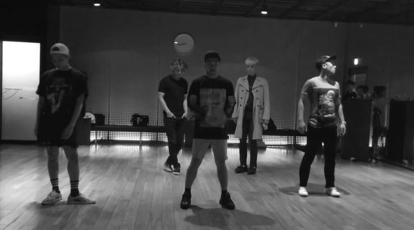 BIGBANG“隐藏版练舞影片”悄悄公开