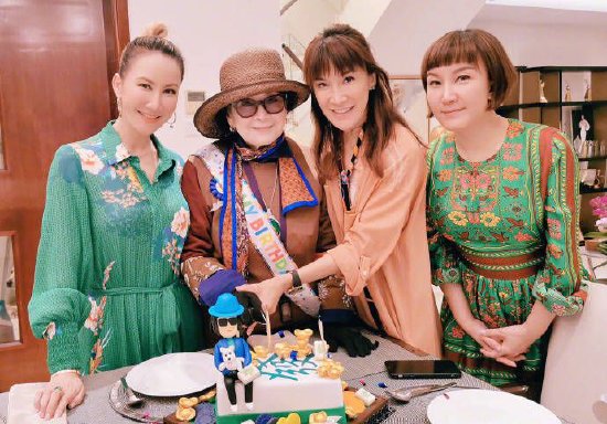 李玟骨灰将10月底安葬 二姐回应遗产分配质疑