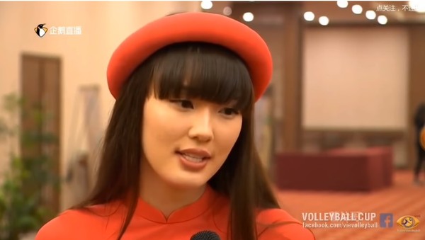 莎宾娜批准采访。