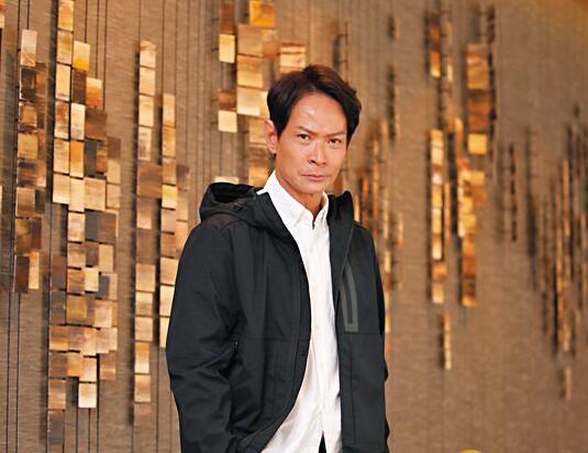 吴廷烨拍铁探推戏约赚少百万 屡次失恋仍期待婚姻