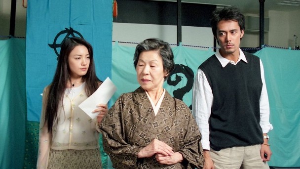 菅井琴参演过仲间由纪惠与阿部宽合演的剧集《圈套》。