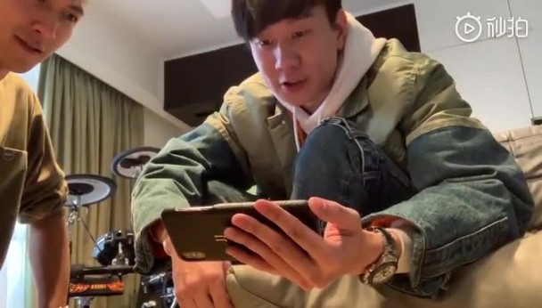 林英雄提战绕口令。
