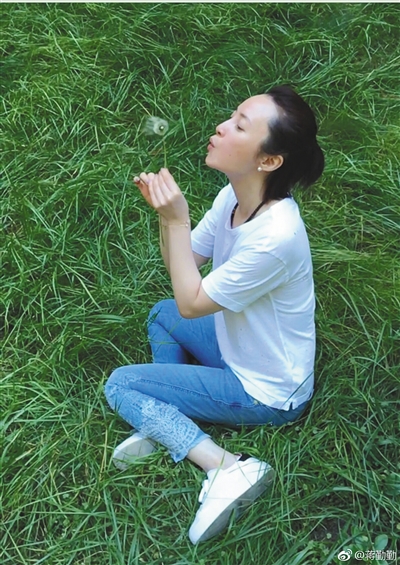 两人不同框秀恩爱