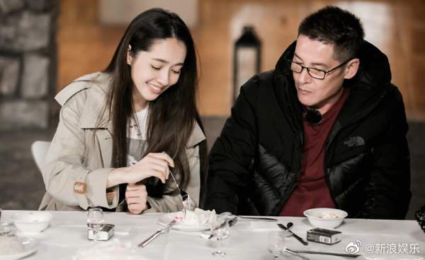 粉丝催郭碧婷发微博 郭爸爸回复:她沉溺在幸福中