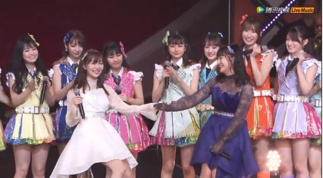 唱哭一群人 指原莉乃宣布单飞后现身再度落泪 指原莉乃 Hkt48 新浪娱乐 新浪网