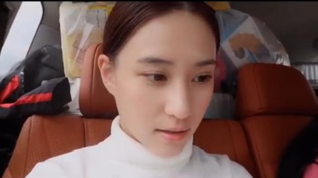何超莲窦骁同游云南“蹭”骑行 甜蜜互动恩爱满满