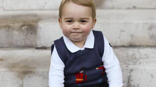 4岁的英国乔治小王子