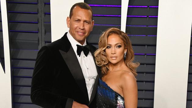 詹妮弗洛佩慈（Jennifer Lopez）与未婚夫亚力克斯罗德里格斯（Alex Rodriguez）