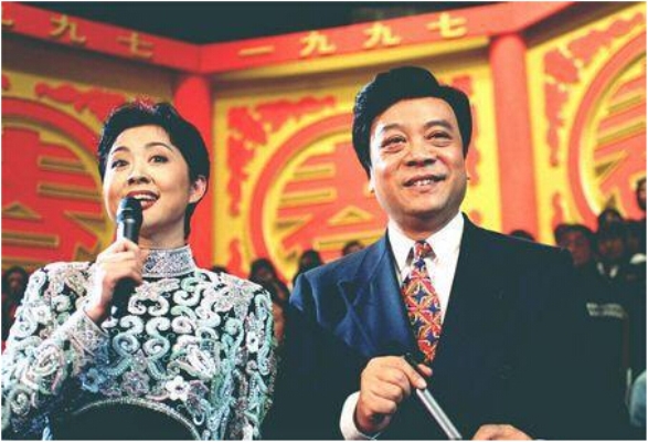 赵忠祥、倪萍主持春晚