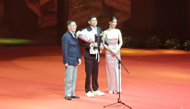 导演陈家霖获文荣奖 四字回答《陈情令》成功原因