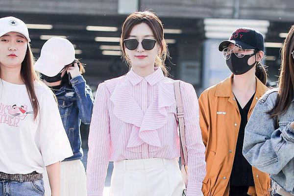 阿迪达斯清风系列