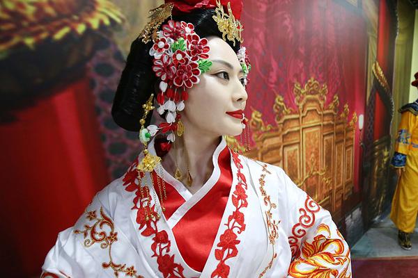 李玮峰李毅-乐鱼app(leyu)官方网站-乐鱼官网