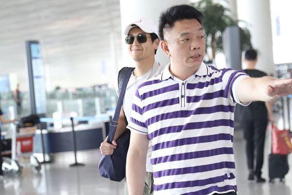 易中天 悲剧啊-爱游戏APP（中国）官方网站下载_AIYOUXI体育