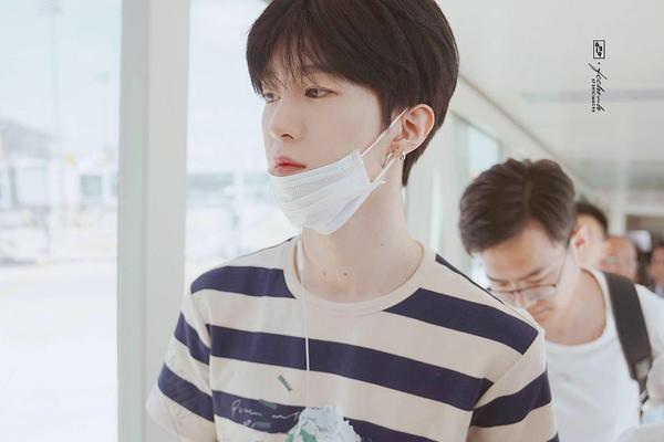 阿迪达斯清风系列