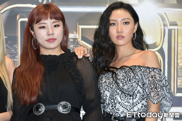 MAMAMOO辉人（左）