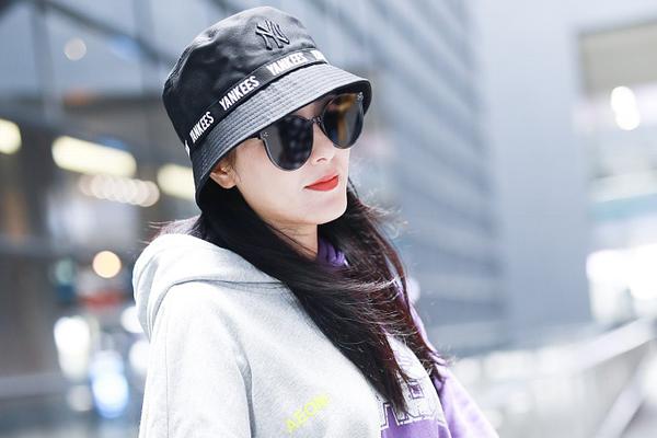 阿迪达斯清风系列