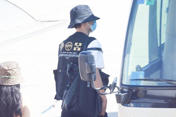 小女孩被害前四张照片-乐鱼app(leyu)官方网站-乐鱼官网