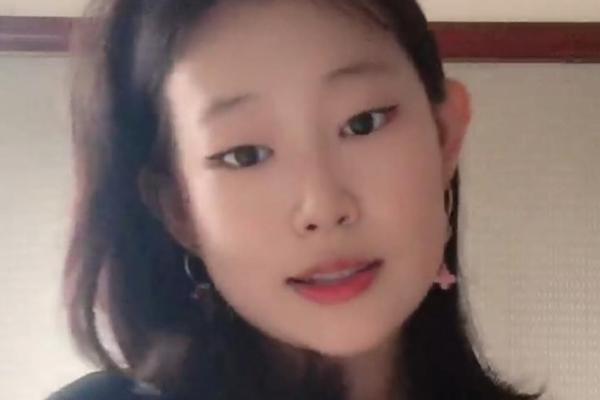 长大了！小沈阳15岁女儿晒近照 妆容精致耳饰时髦吸睛