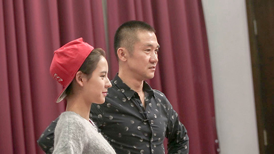 画风突变!《一年级》黄志忠跳魔性翘臀舞