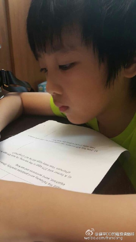 费曼愁容满面