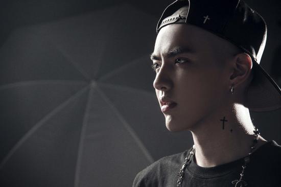 吴亦凡全新创作单曲《Bad Girl》MV上线|吴亦