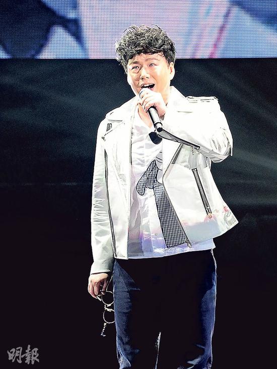 萧煌奇好奇黄小琥三围 问:我哪像陈奕迅?|萧煌奇|陈奕迅|黄小琥_新浪娱乐_新浪网