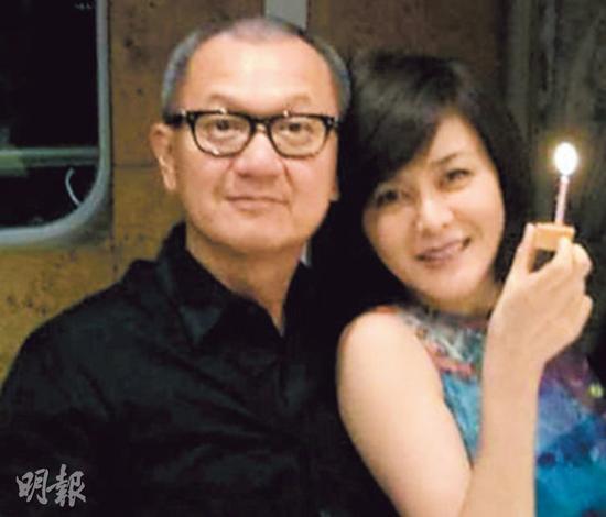 关之琳与陈泰铭被揭秘原定今年第一季在外地办婚礼。
