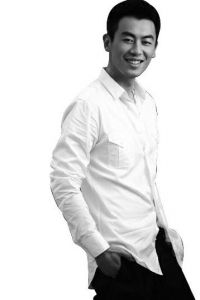 柳岩运动装清新事业线抢镜