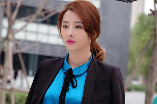 胡丹丹优雅职场风