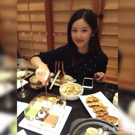 奶茶妹妹庆祝22岁生日