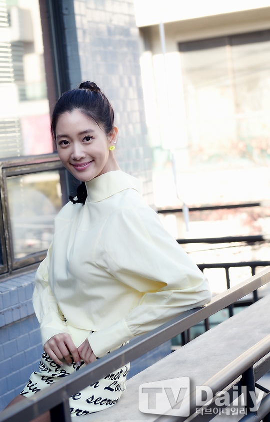 韩星CLARA撇负面复工 中国拍剧搭付辛博 |clara|付辛博|幸福夹心巧克力_新浪娱乐_新浪网