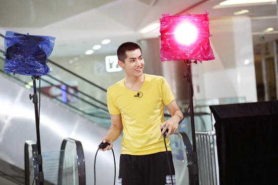 《挑联》迎制作人特辑 吴亦凡大鹏唱RAP|吴亦