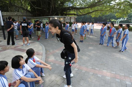 《跑男3》地球保卫战 杨颖队友力爆棚|杨颖|王