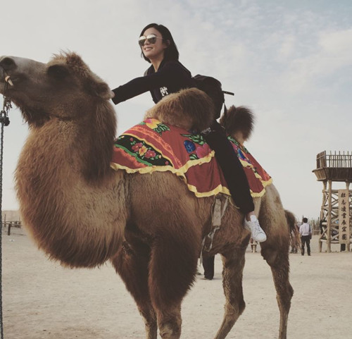 《一年级》袁姗姗人气刷脸通行银川影视城|袁