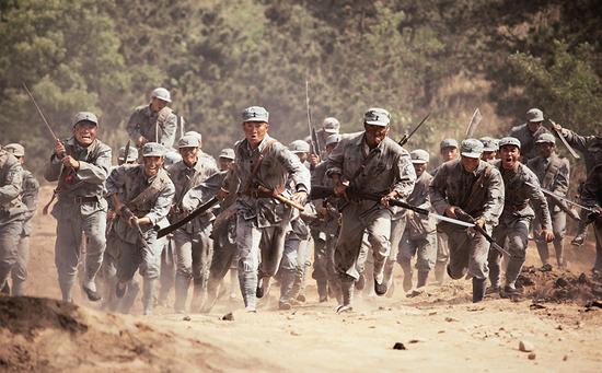 《大秧歌》战争英雄海报 杨志刚浴火重生