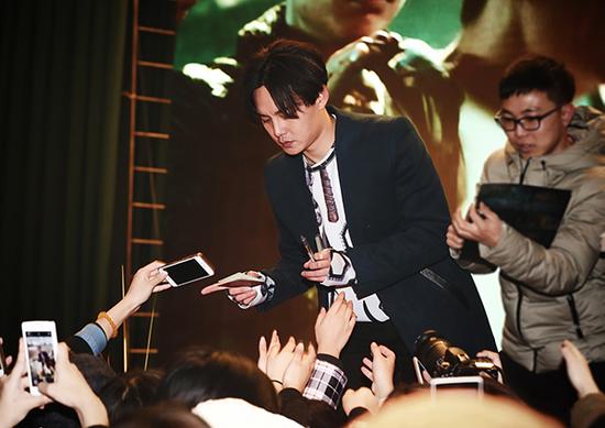 尹正《不可思异》路演吸粉 助力票房|尹正|孙周